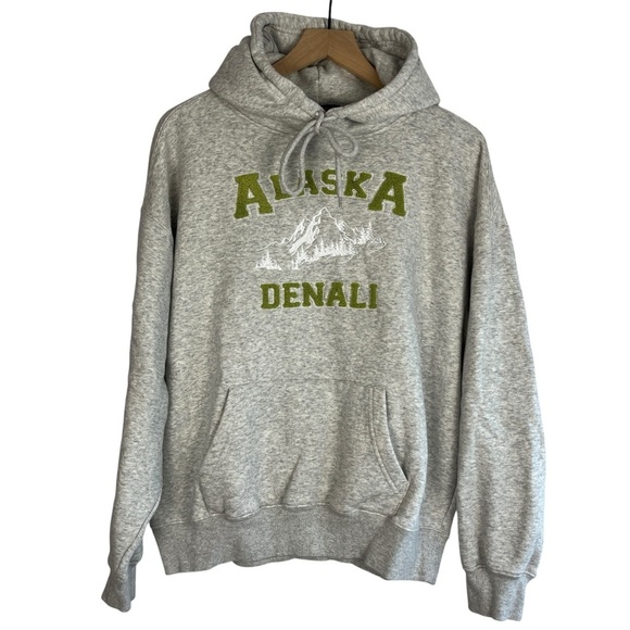 Forever 21 Tops - Women's Gray Embroidered Alaska Denali Hoodie Large Gorpcore Outdoor Camping
